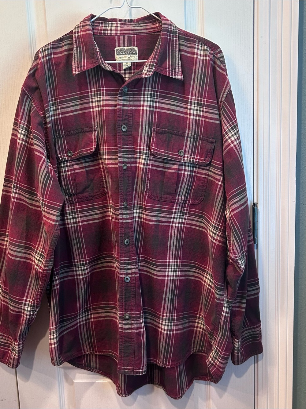 Cabela’s Men’s XL Tall Plaid Flannel 100% Cotton Button Up Shirt Burgundy